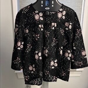 Chic Black Floral Lace Blouse